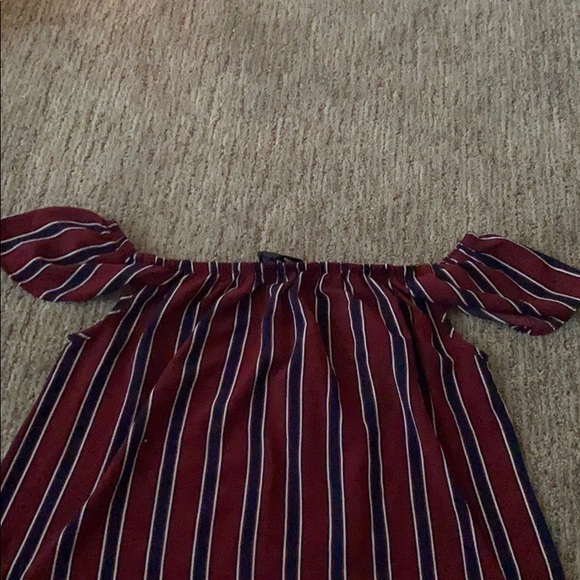 Fairly used top size small for woman - Picture 3 of 3